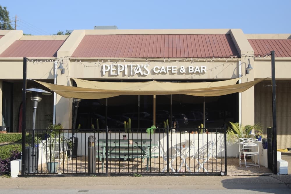 Pepita’s is located in Rollingwood Plaza and offers breakfast, lunch and dinner options. (Karoline Pfeil/Community Impact)