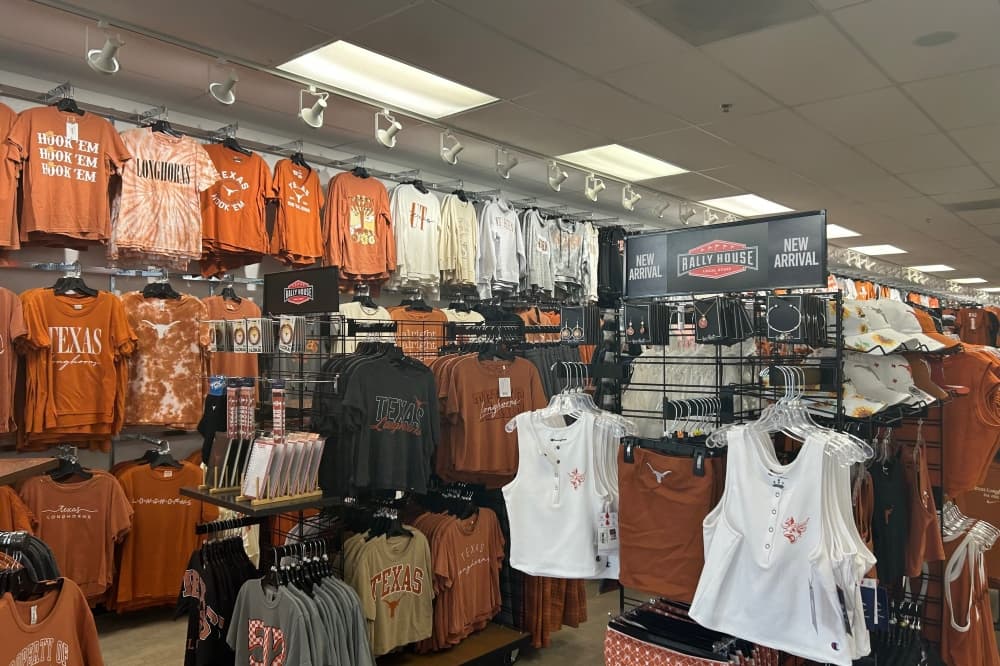 Rally House now selling licensed sports gear in Round Rock Premium Outlets