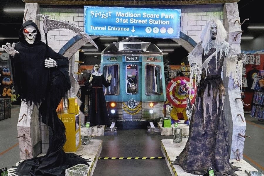 Spirit Halloween opens for the season in Shenandoah
