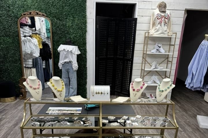 It's a Bling Thang boutique opens in League City