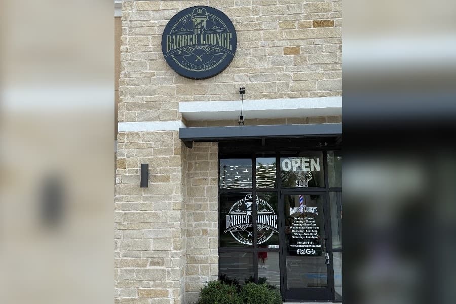Image of OG's Barber Lounge entrance in McKinney