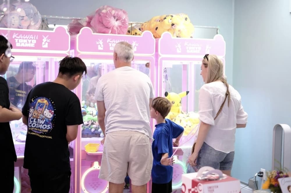New Tokyo-style arcade featuring unique claw machine games opens in Bellaire
