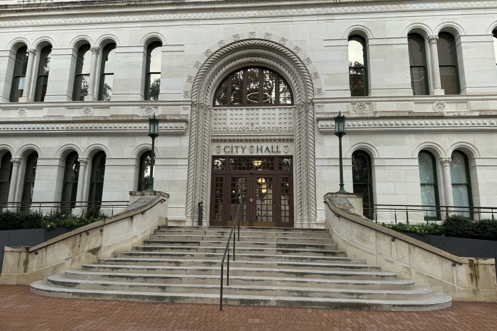 San Antonio Council amends policy to carry over past agendas