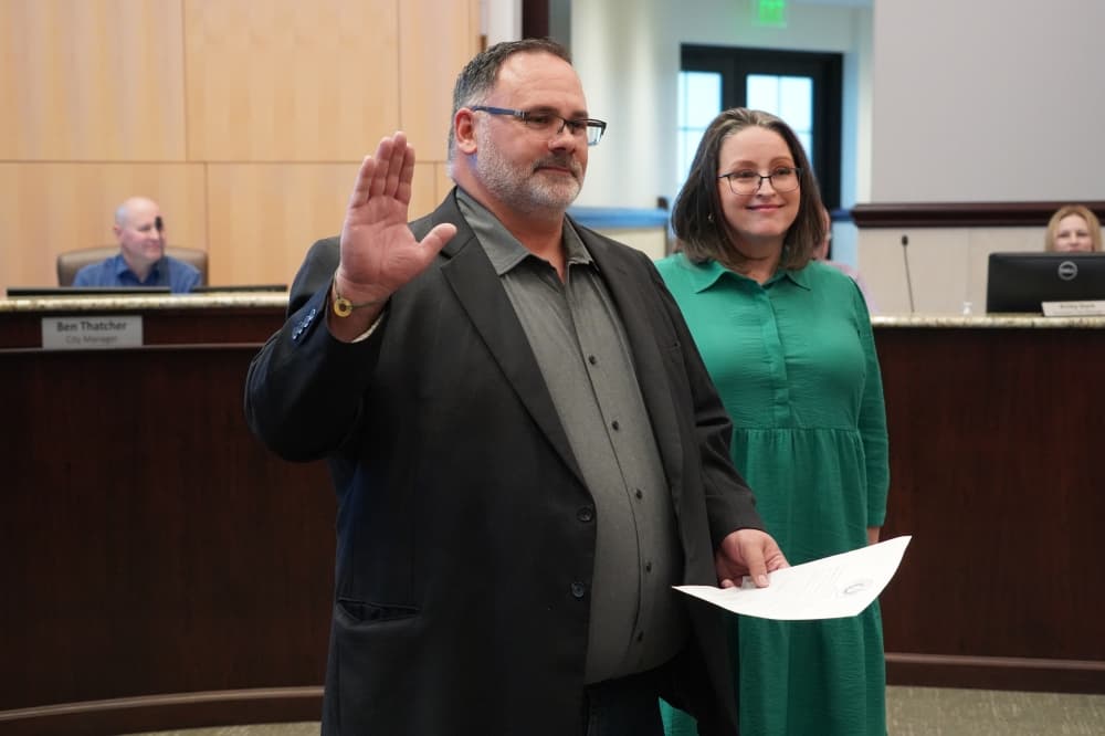 Kyle Mickelsen sworn in to Boerne City Council