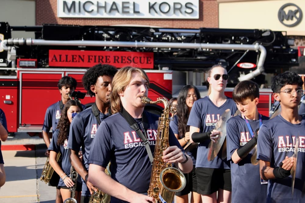 Allen HS band performing