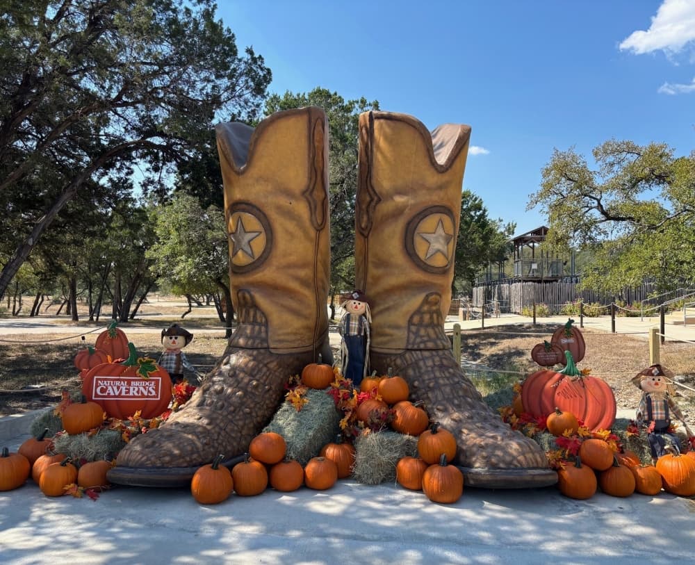 An image of the large cowboy boots outside the festival. 