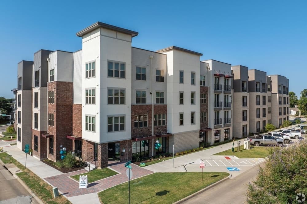 The Park on 14th apartment complex opens near downtown Plano