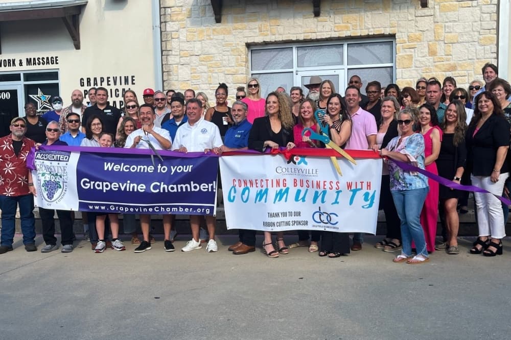 Grapevine Graphics & Print celebrates 20th year with ribbon cutting at new location
