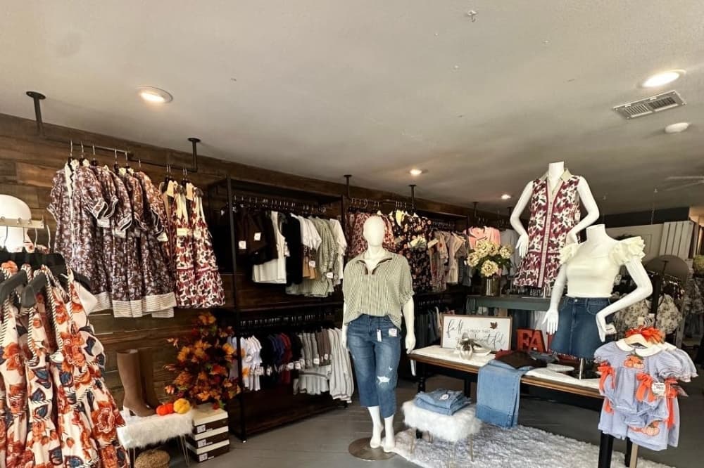 Old Town Spring women’s clothing store Totaleigh Twisted Boutique to close