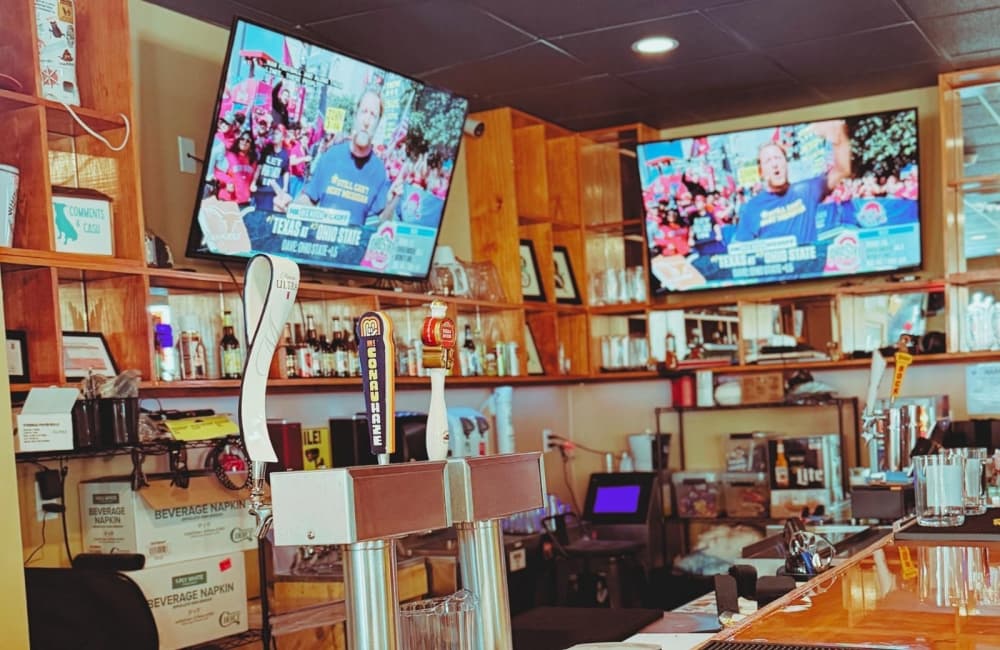 Mutt’s Last Stand offers karaoke, open mic night and comedy in Smithville