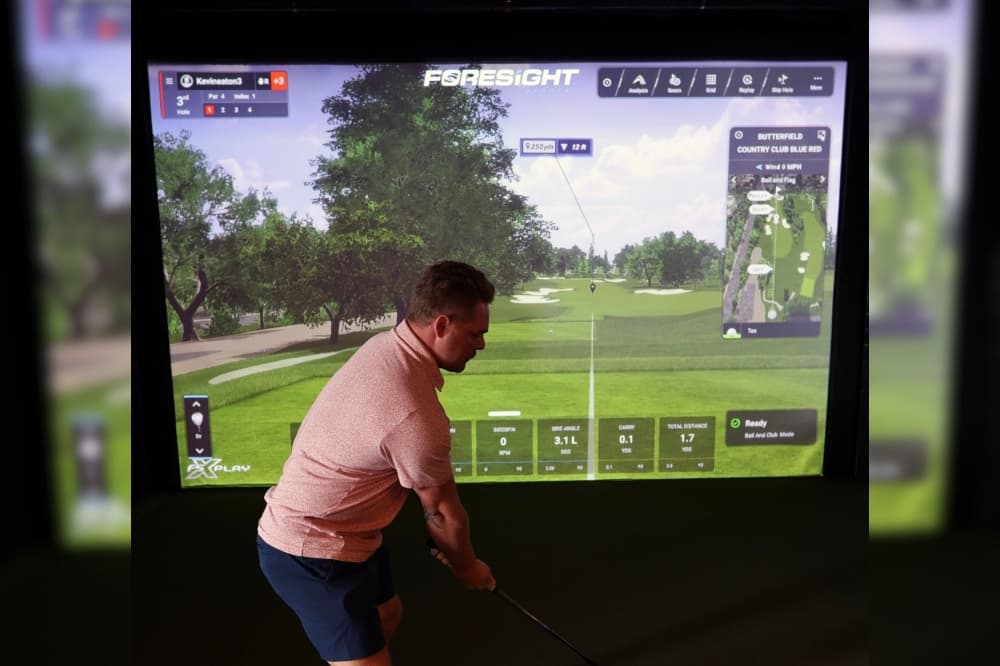 Indoor golf simulator club now open in Georgetown