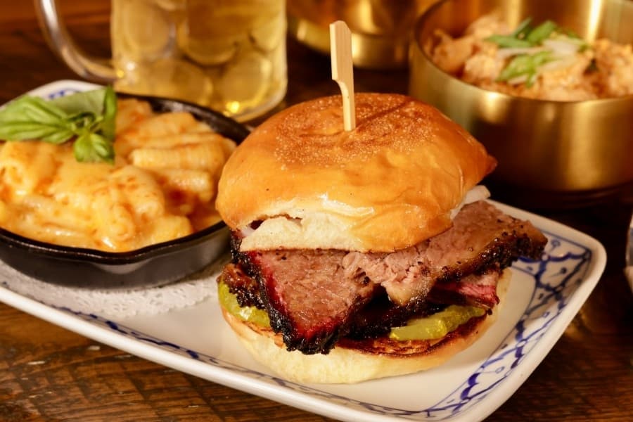 Charm Taphouse & BBQ to open in The Woodlands