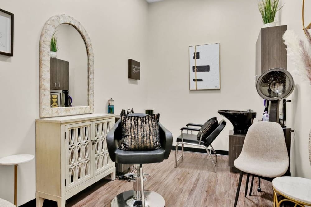 Phenix Salon Suites coming soon to Richardson