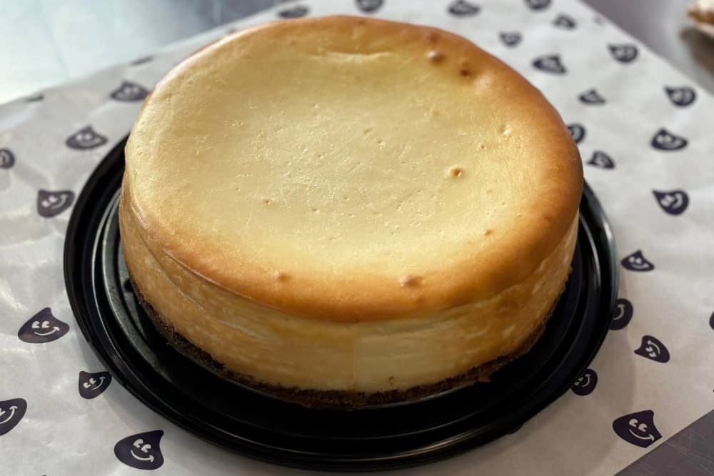 Full-sized cookie crust cheesecake