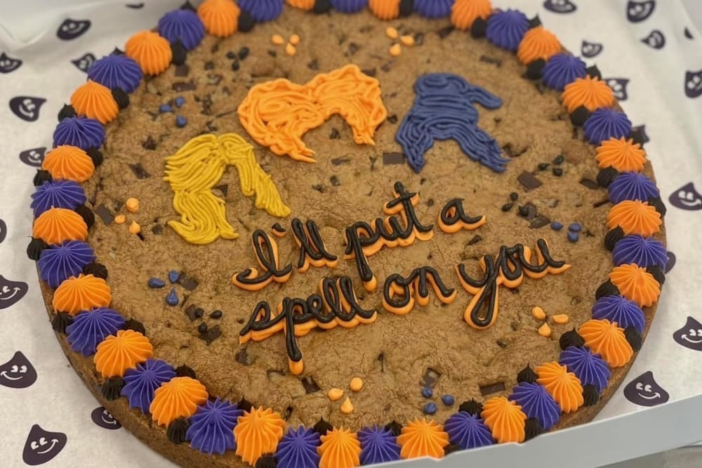 Cookie cake with halloween witch design