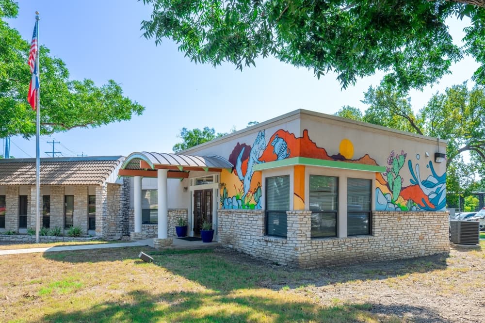 San Marcos chamber debuts mural by local artist
