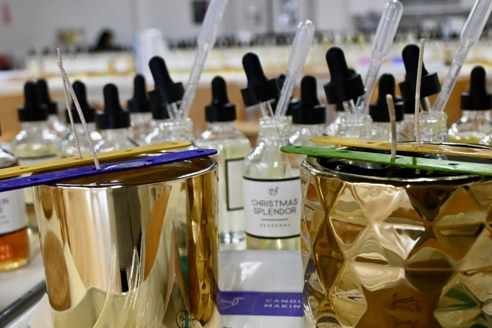 Customers can choose from a variety of scents to mix and use to create their perfect candle. (Roo Moody/Community Impact)