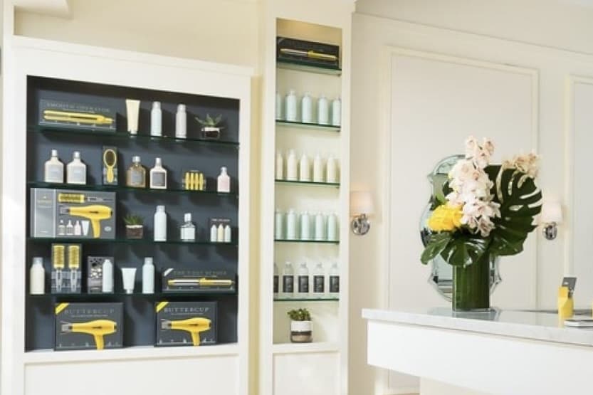 Storefront drybar