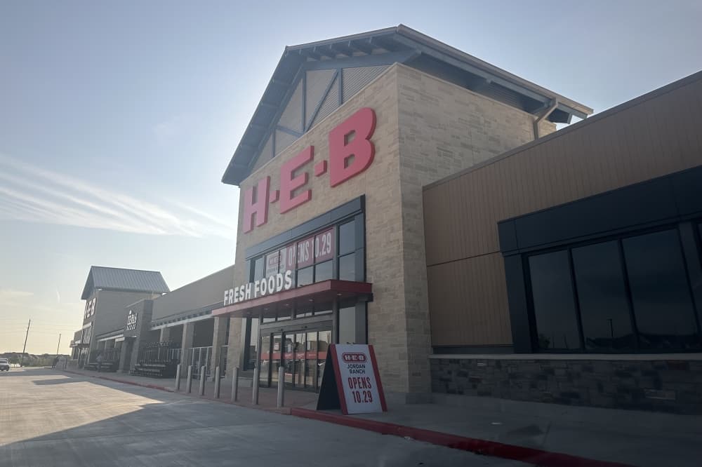 H-E-B sets opening date for new store in Jordan Ranch
