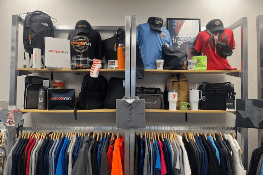 ’Tis the season to gift smarter: Logotology’s guide to thoughtful business gifting