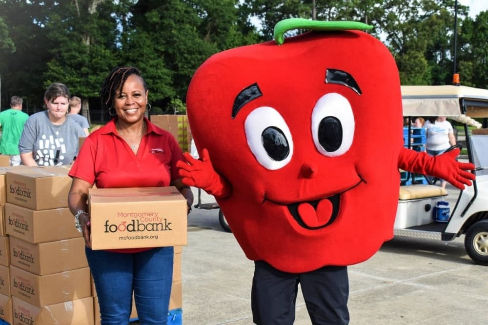 Among other activities, volunteers at the Montgomery County Food Bank can sort and package donated food and inspect and assemble rescued produce boxes. (Courtesy Montgomery County Food Bank)