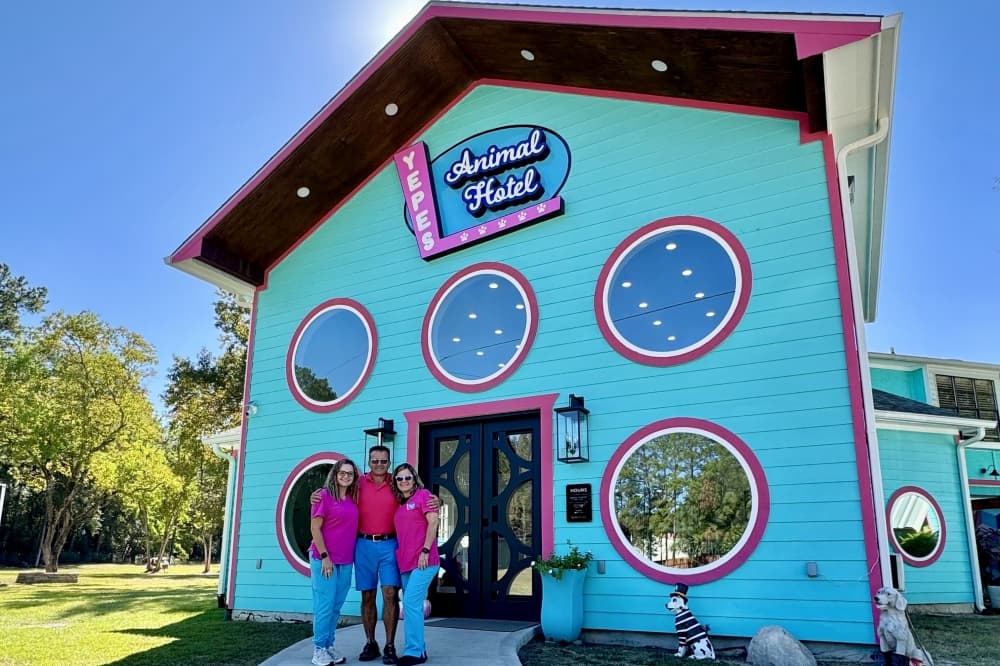 Yepes Animal Hotel offers specialized care for pets in Porter 