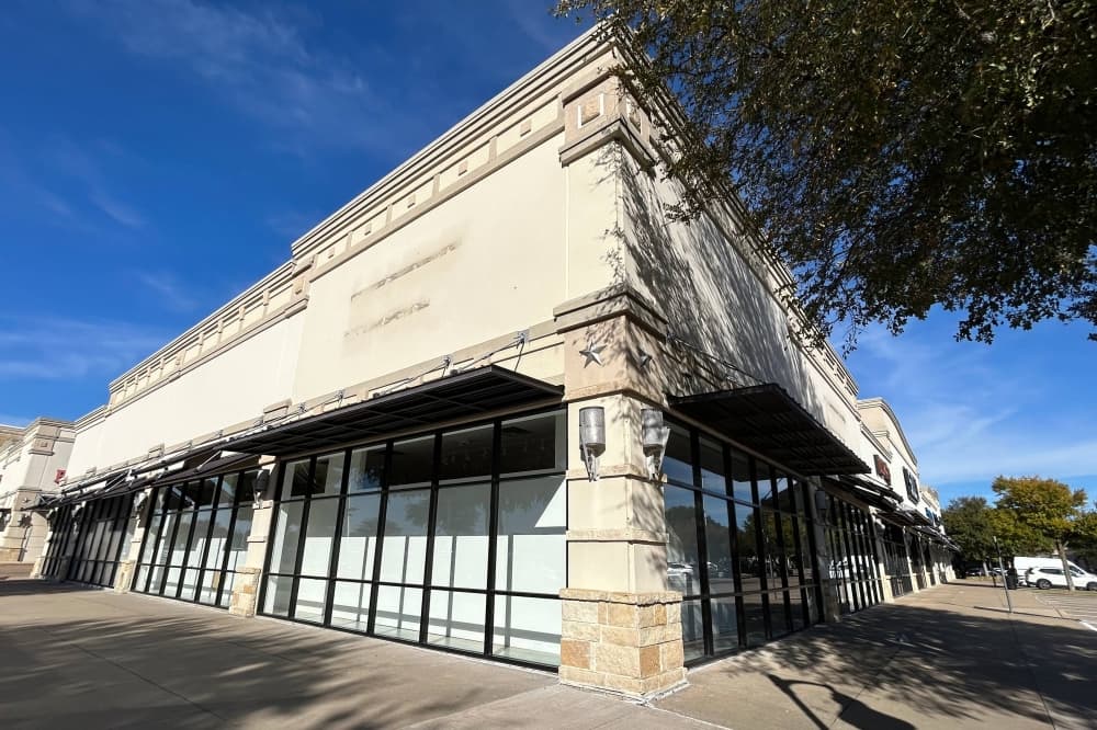 Lands’ End closes Frisco store