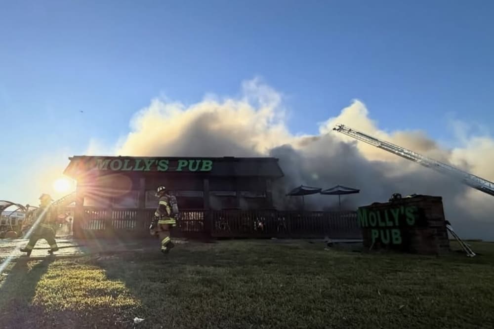 Molly's Pub in Clear Lake damaged by fire