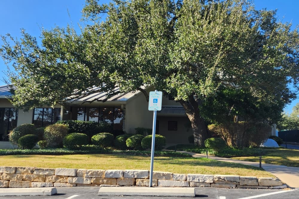 Fair Oaks Ranch Veterinary Clinic prepares relocation across I-10
