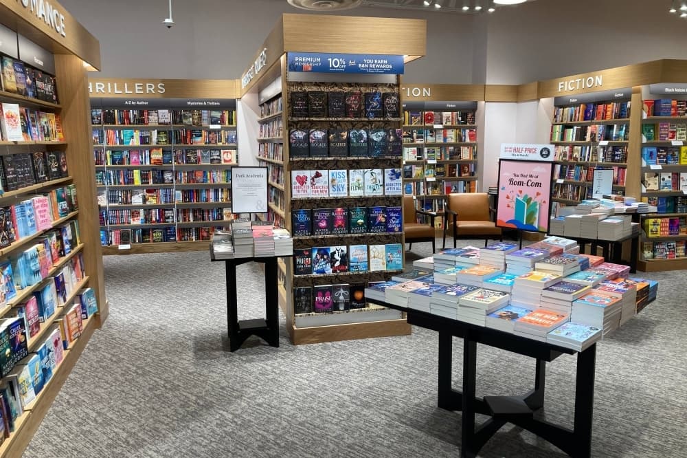 Barnes & Noble now open in Spring
