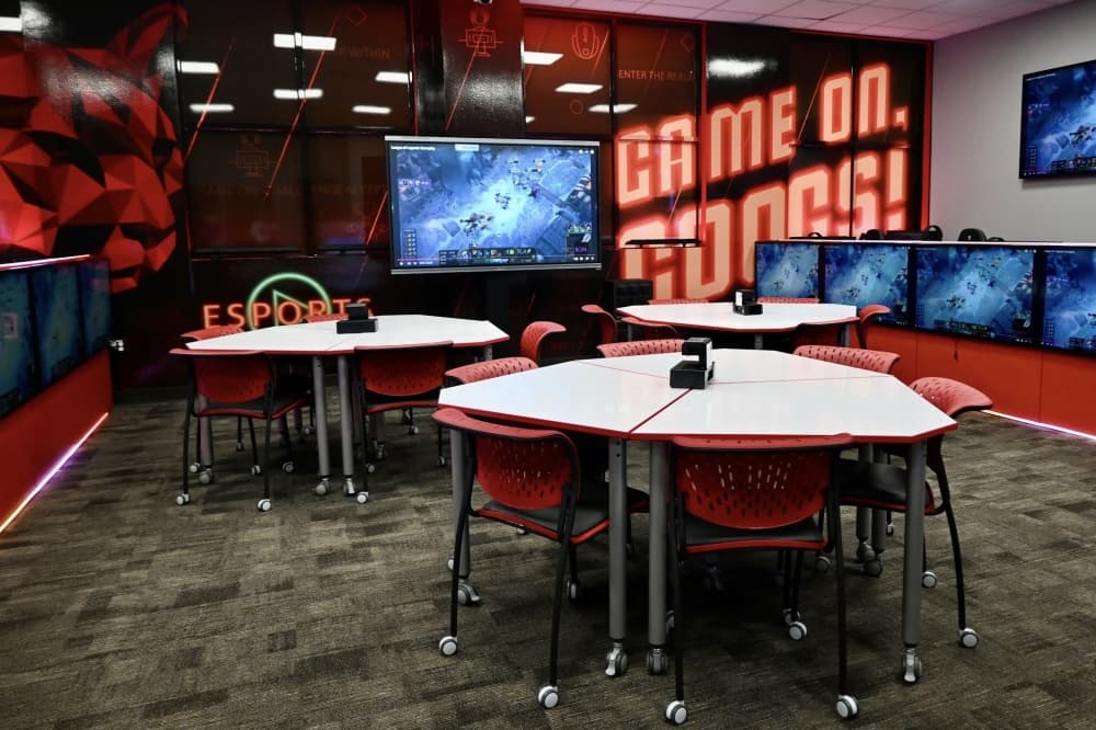 University of Houston's Sugar Land campus offers e-sports room
