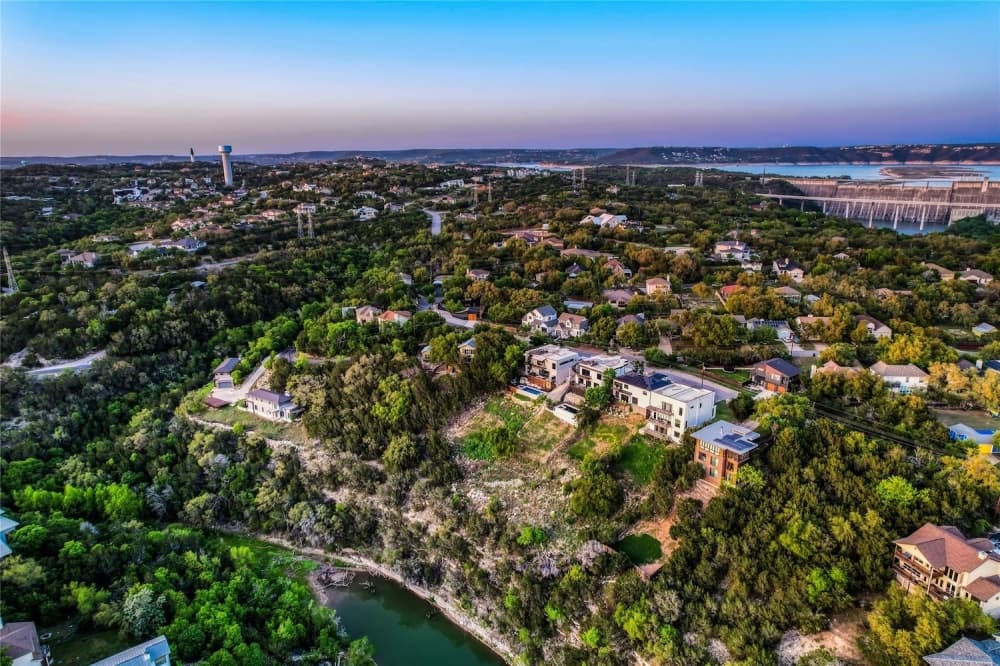 Homes sold, median sale price mixed across Lake Travis, Westlake in October