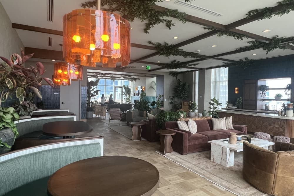 Paseo lounge