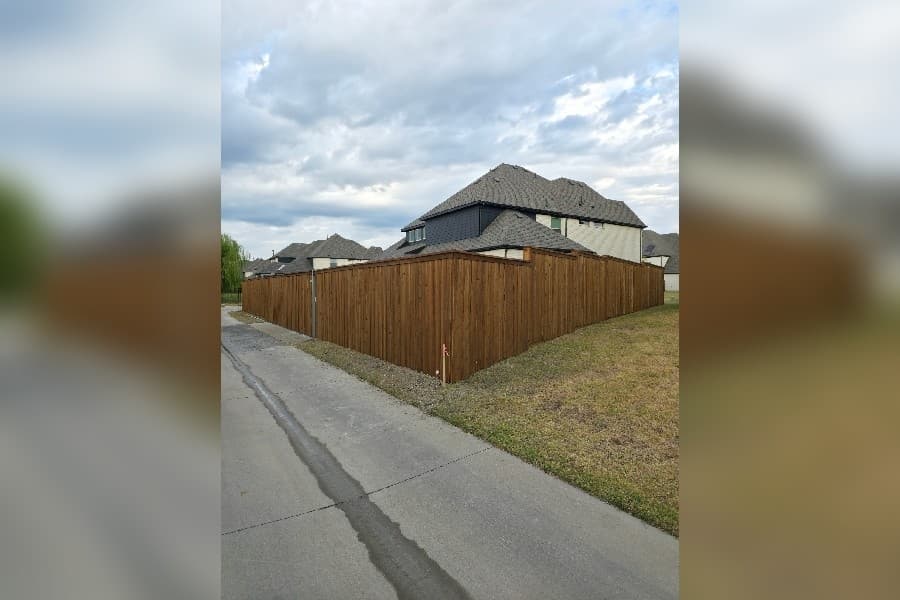 76 Fence offers fence contracting services in McKinney, Allen