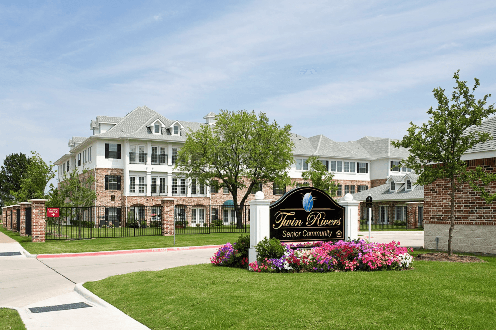5 things to look for in a 55+ community, how Twin Rivers Senior Living delivers
