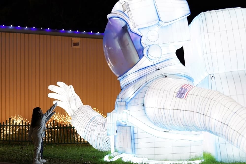 Galaxy Lights, Breakfast with Santa: 8 events to celebrate the holidays in the Bay Area