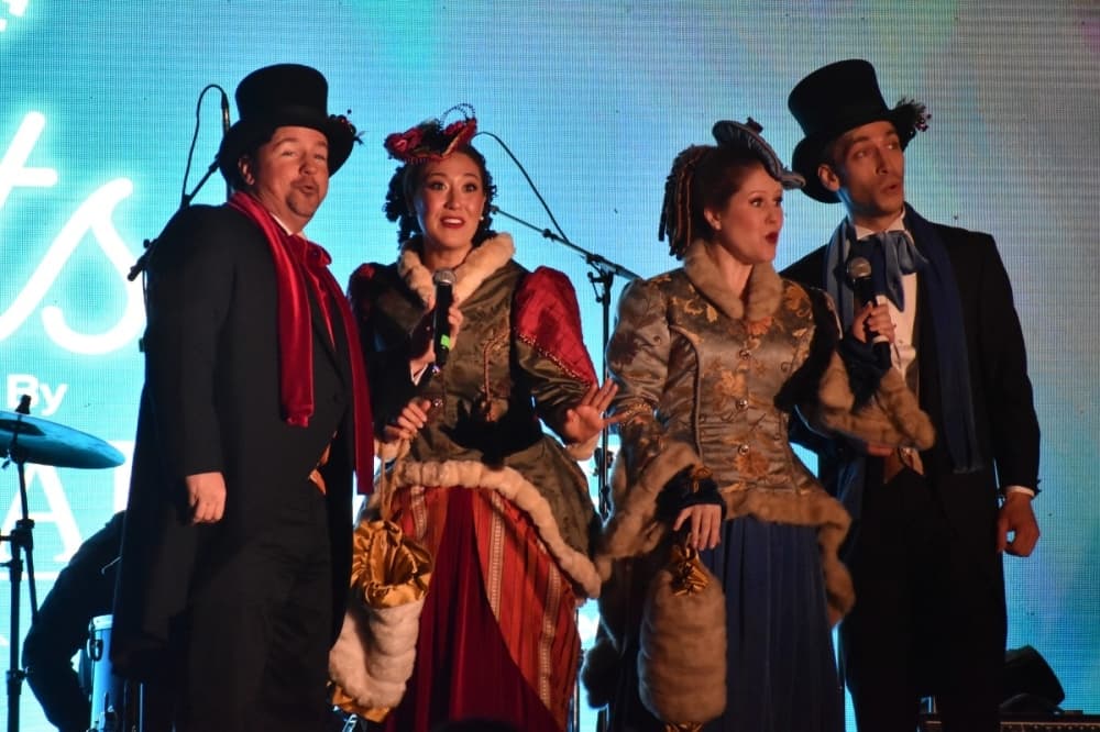 carolers 