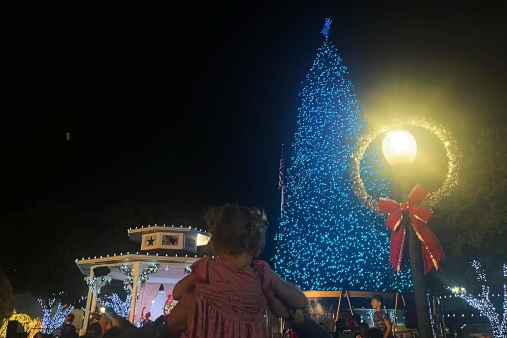 Grapevine's Carol of Lights starts holiday festivities in the Christmas Capital of Texas