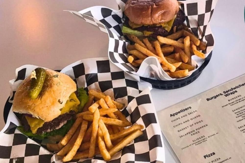 Parrot's Nest Bar & Grill now open in Montgomery