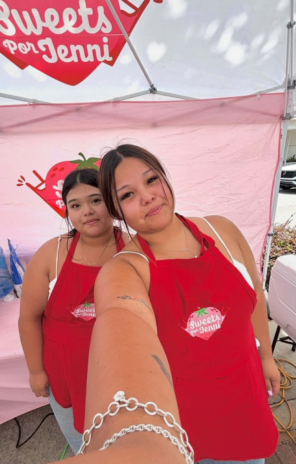 Sweetsporjenni is owned by sisters Jennifer and Daysy Sanchez. (Courtesy Sweetsporjenni)
