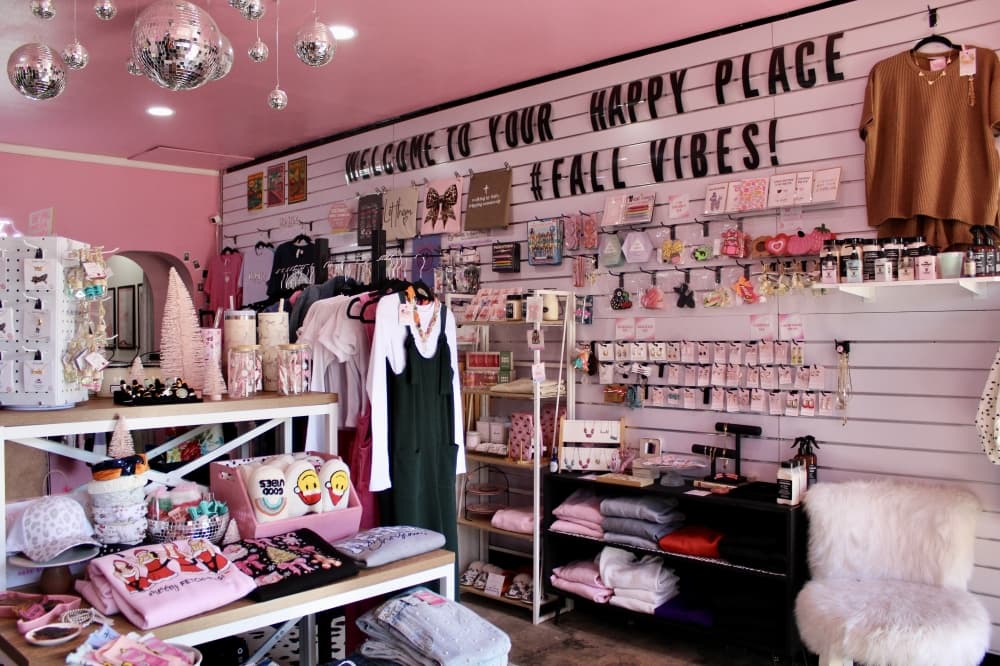 The Rowdy Chick brings community spirit, comfort-chic fashion to Humble 