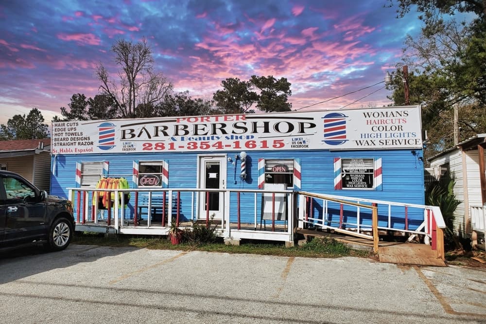 Porter Barber and Beauty Shop marks 10 years along Hwy. 59 in New Caney