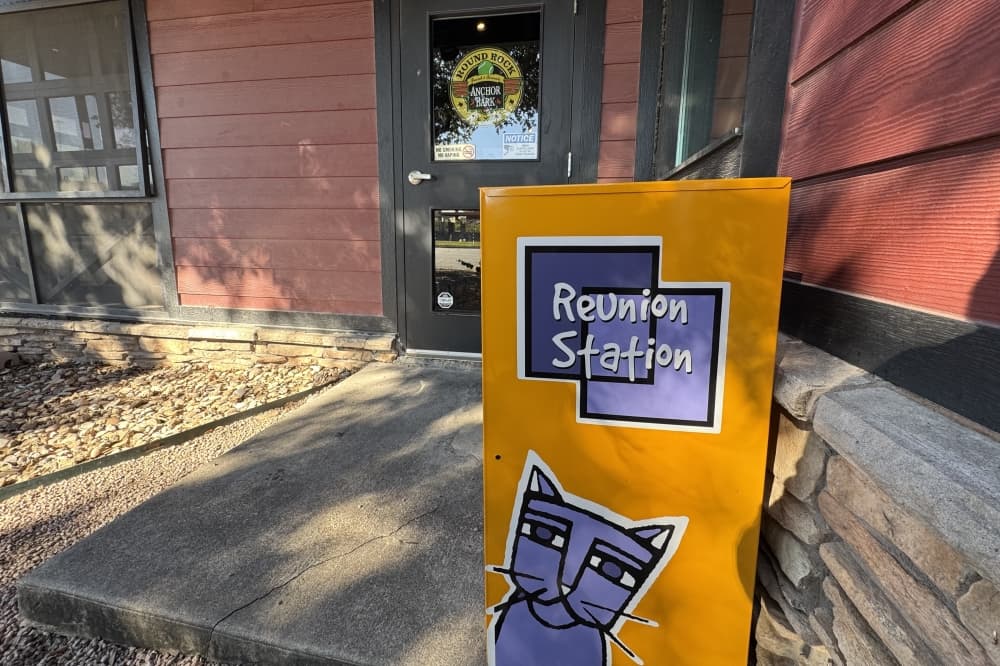 Animal shelter distributes reunion stations throughout Round Rock