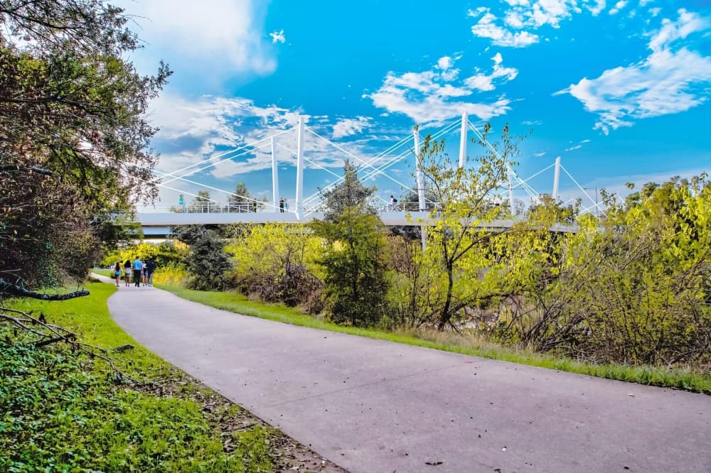 Bridges, street lights and I-35: 6 Austin metro transportation projects
