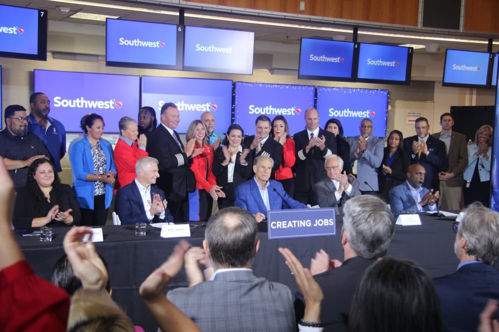 City, state leaders announce Southwest expansion at Austin airport