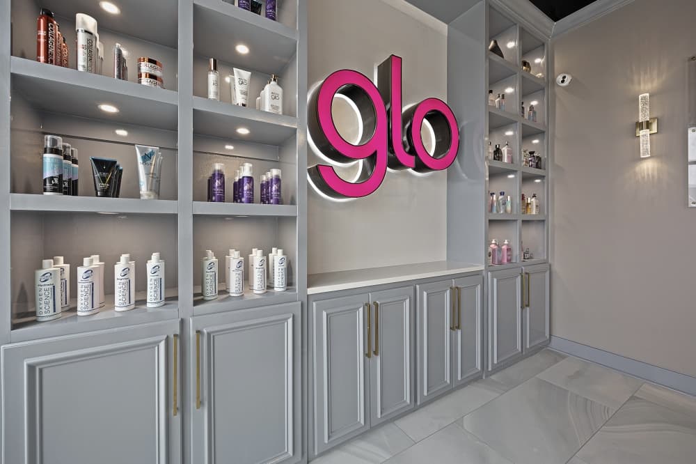 Glo Tanning interior