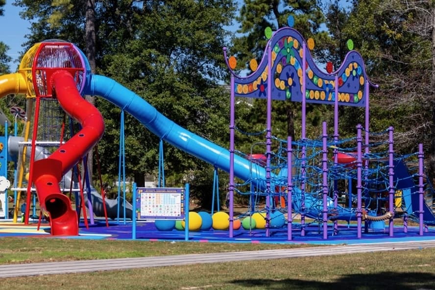 Humble ISD unveils new 'Dreamland'-themed playground at Lakeshore Elementary