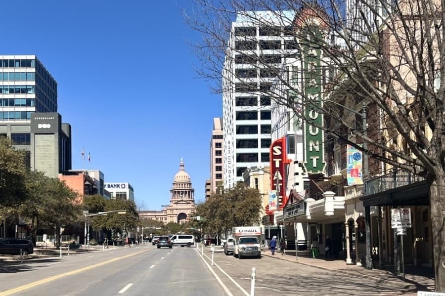 Austin launches survey on parking, loading zones and sidewalk space