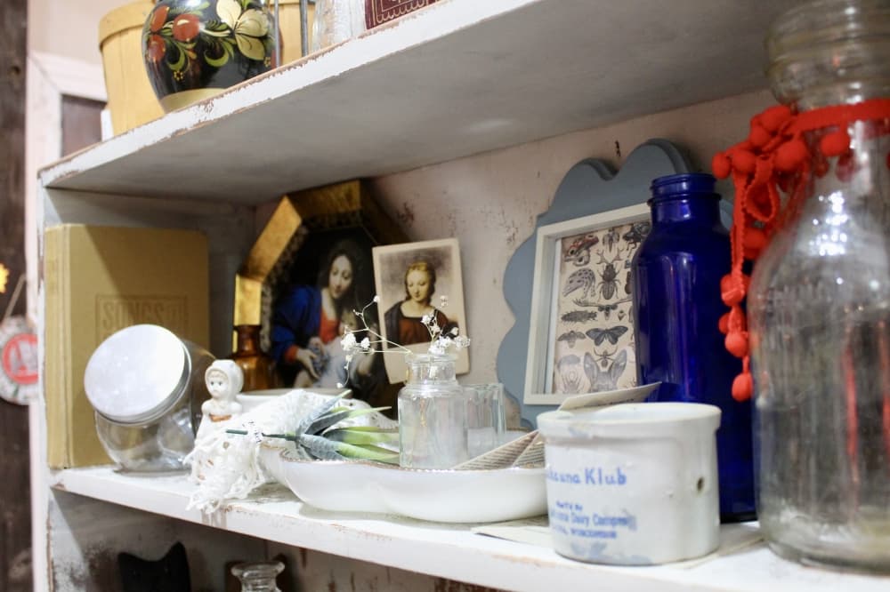 knick knacks on a shelf