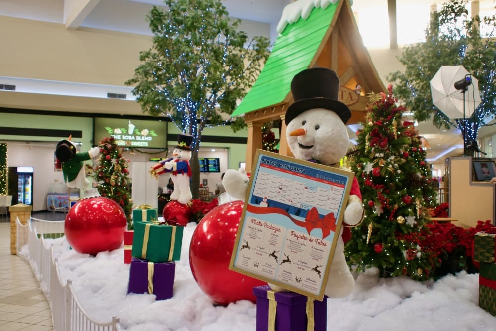 Mimosas, Christmas movies, Santa photos: check out these 6 holiday events in Denton